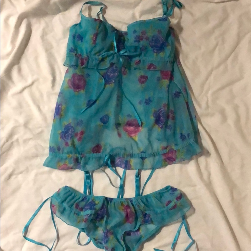 Victoria’s Secret nightie set